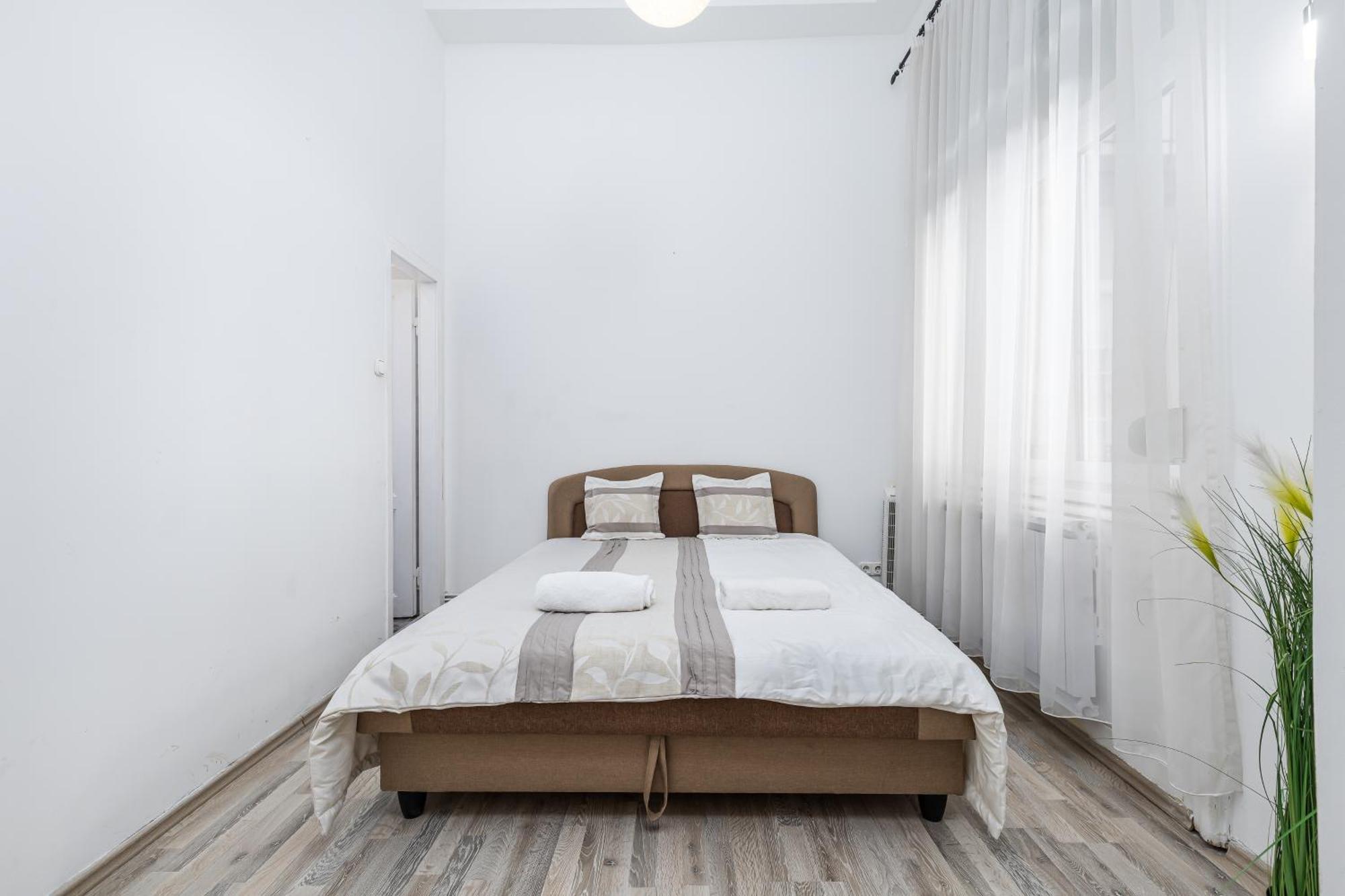 Real Apartments Lovag Βουδαπέστη Εξωτερικό φωτογραφία