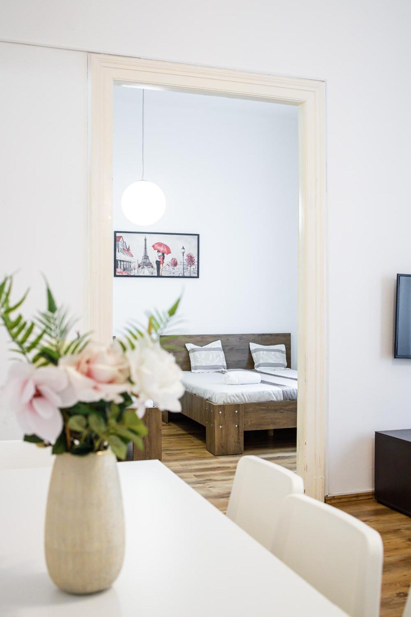 Real Apartments Lovag Βουδαπέστη Εξωτερικό φωτογραφία