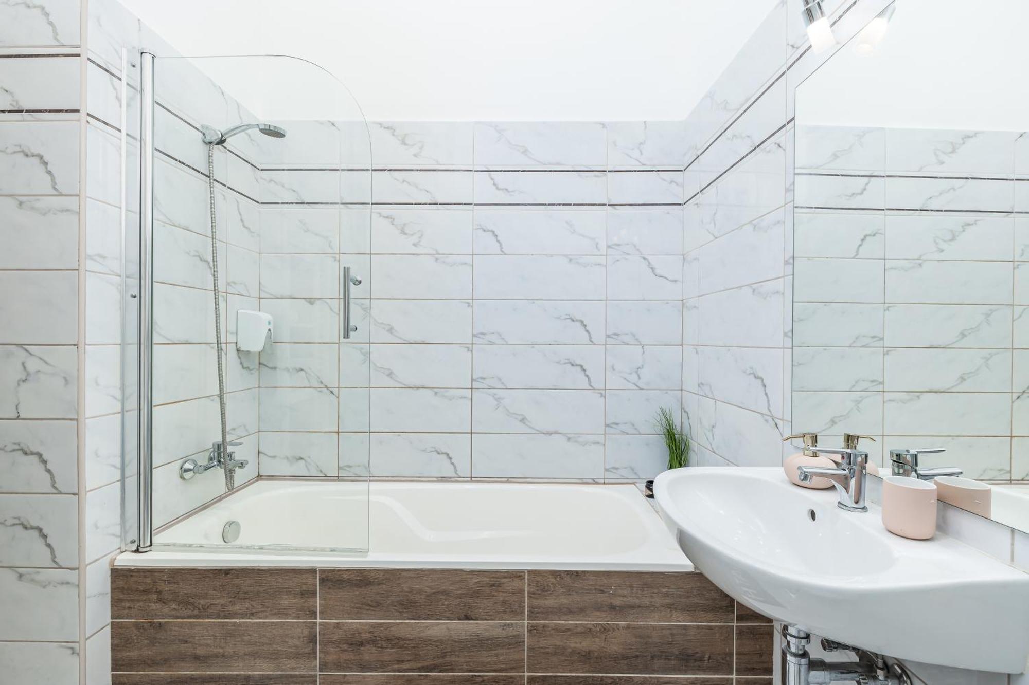 Real Apartments Lovag Βουδαπέστη Εξωτερικό φωτογραφία