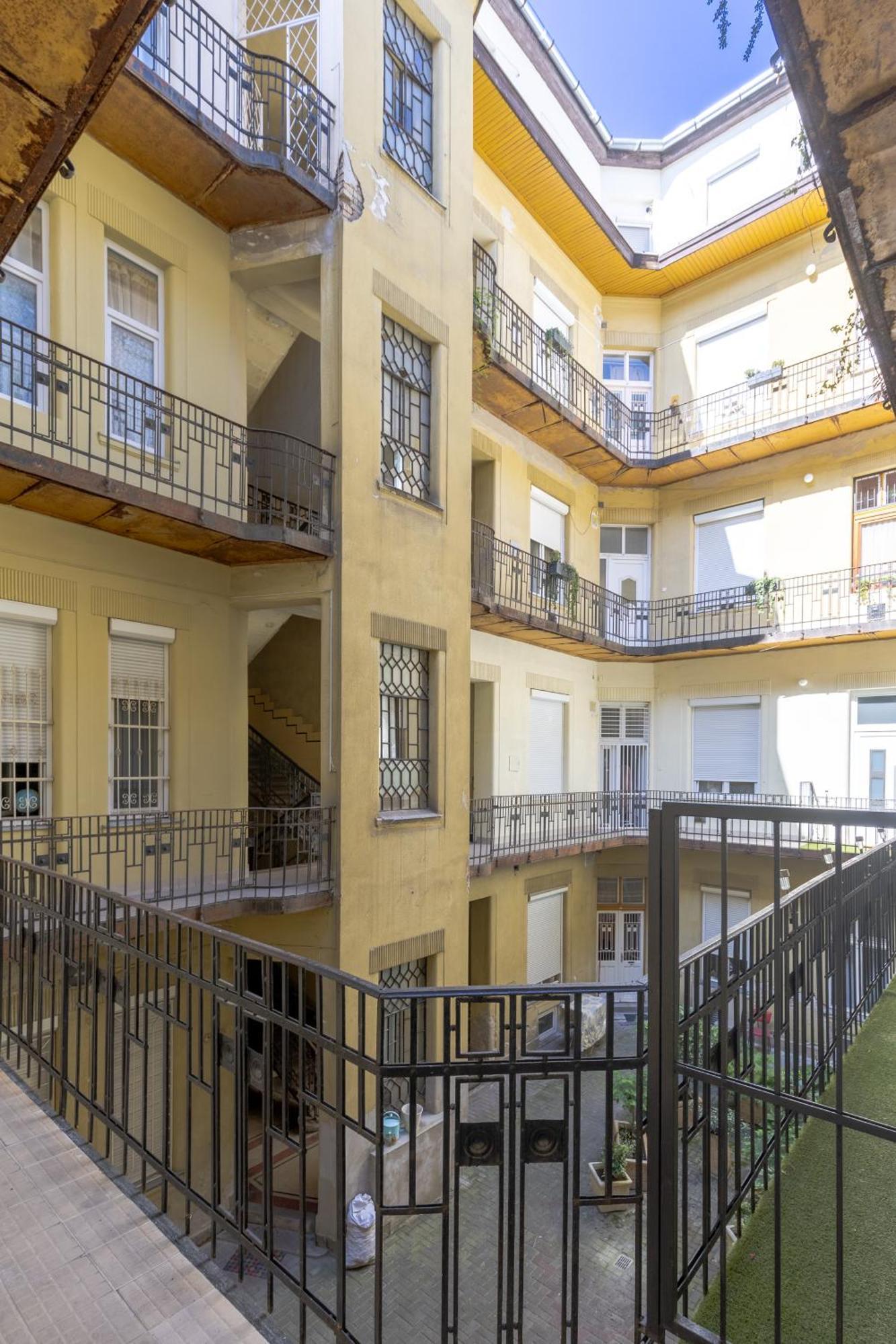 Real Apartments Lovag Βουδαπέστη Εξωτερικό φωτογραφία